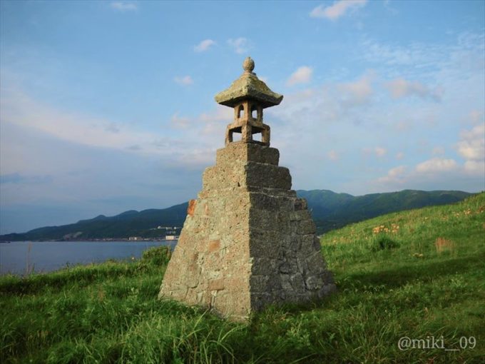 佐渡島の春日崎の石灯籠