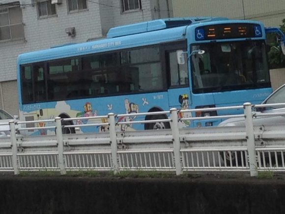 藤子・F・不二雄ミュージアム パーマンのラッピングバス